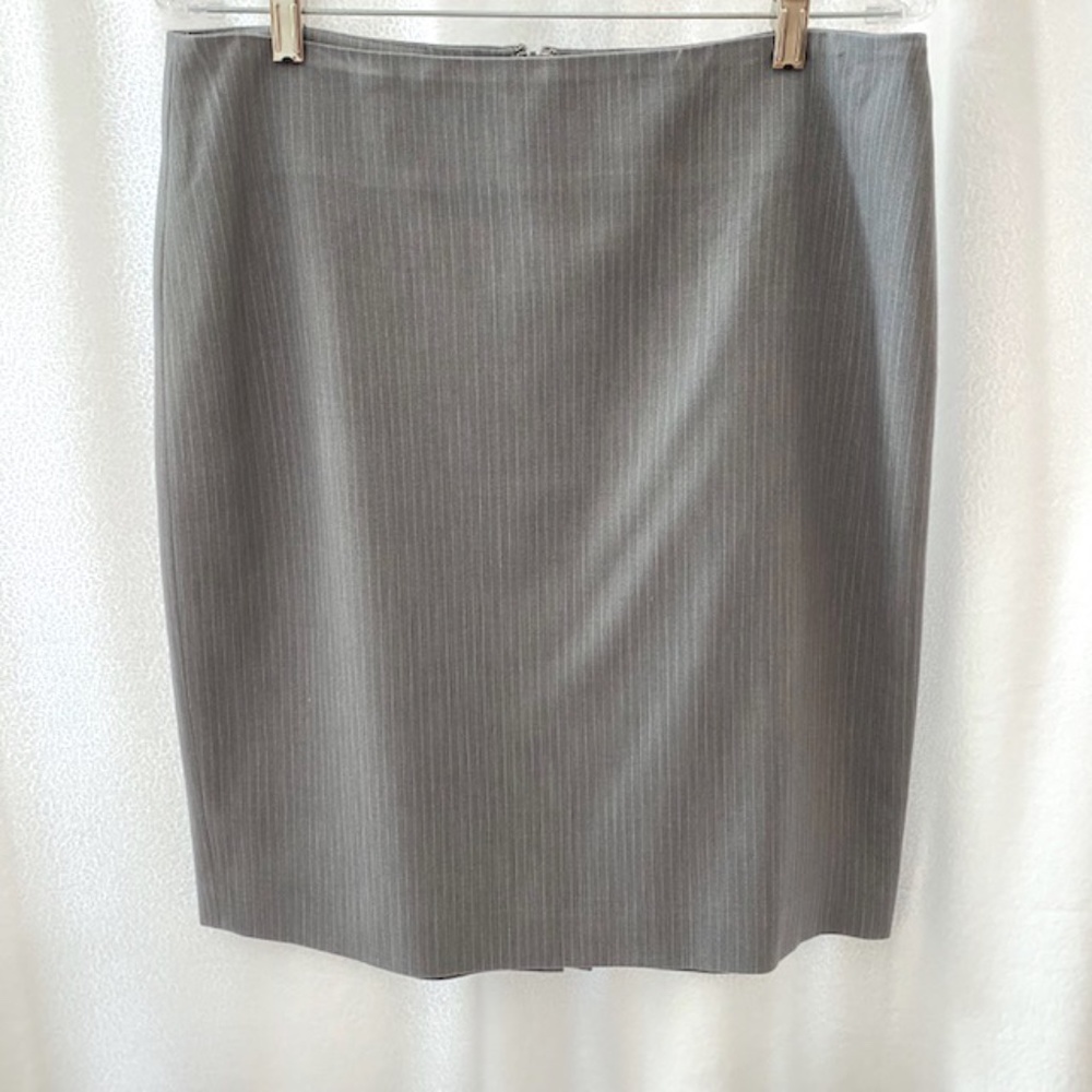 Anne Klein Gray/White Pinstripe Skirt Size 10